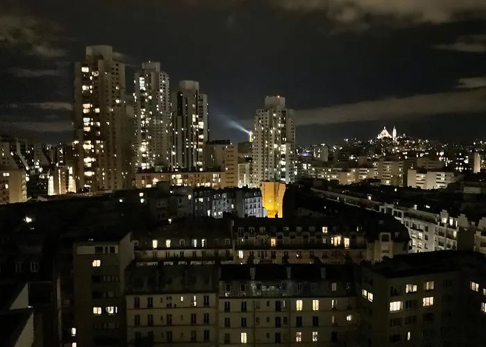 Chic Parisian Sacre Coeur Views *