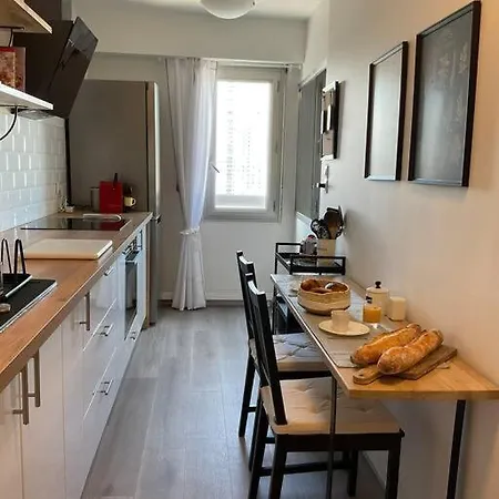 Chic Parisian Sacre Coeur Views Apartment *