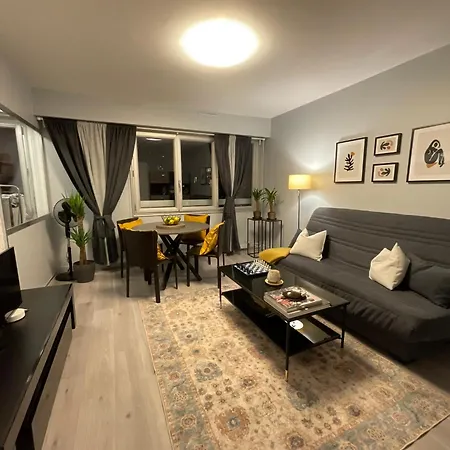 Apartment Chic Parisian Sacre Coeur Views *
