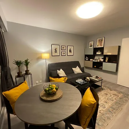 Chic Parisian Sacre Coeur Views Apartment *